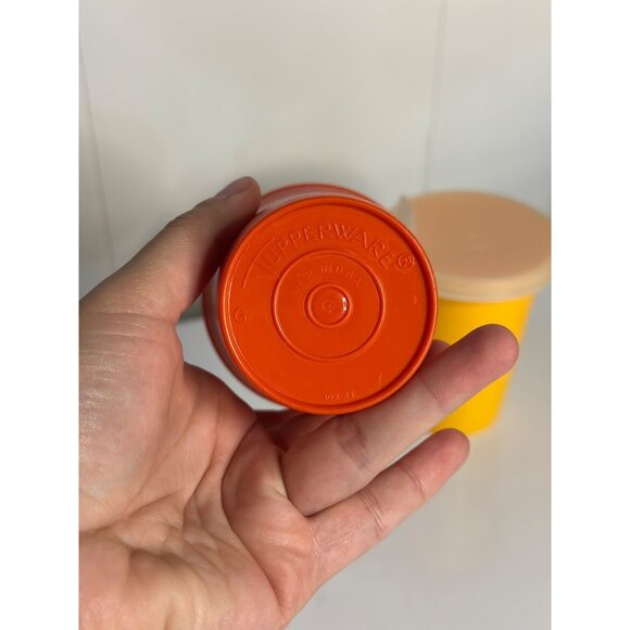 VTG Tupperware Mini Tumbler Set 2 Orange Yellow Cup w/ Lid Spout USA 80s Retro - Picture 3 of 8